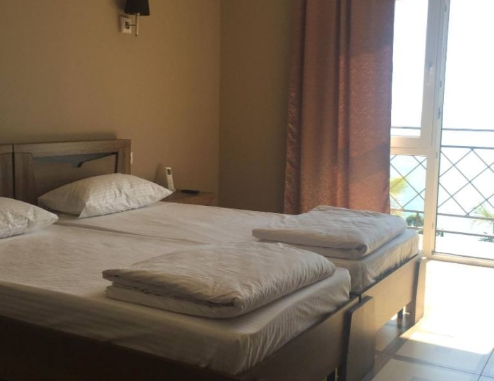 Просторный двухместный номер с 2 отдельными кроватями - Отель «Астан» Гагра